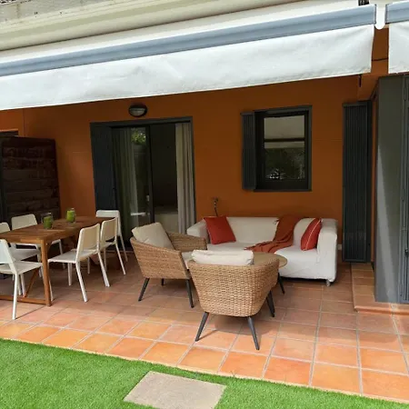 Διαμέρισμα With Garden And Terrace
