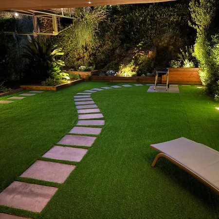 Διαμέρισμα With Garden And Terrace *